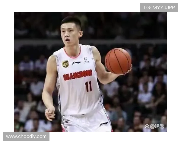 周鹏的篮球传奇之路:从青涩少年到国家队核心的奋斗与荣耀